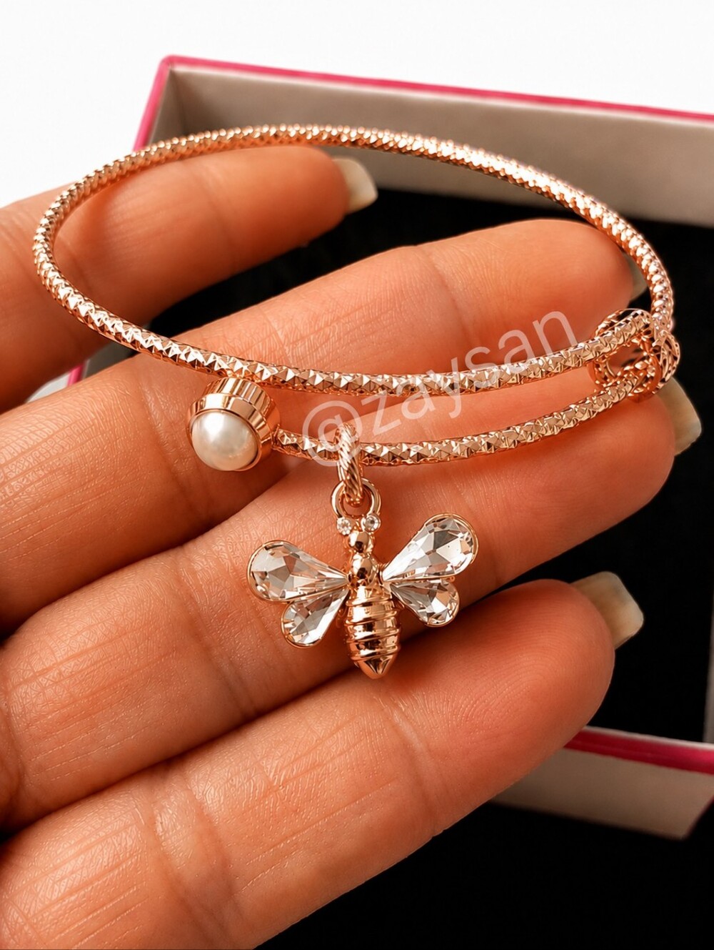 Pick 1! NIB Rose Gold Charm Bangle Bracelet - Bee 🐝 or Bar Charm - Picture 2 of 8